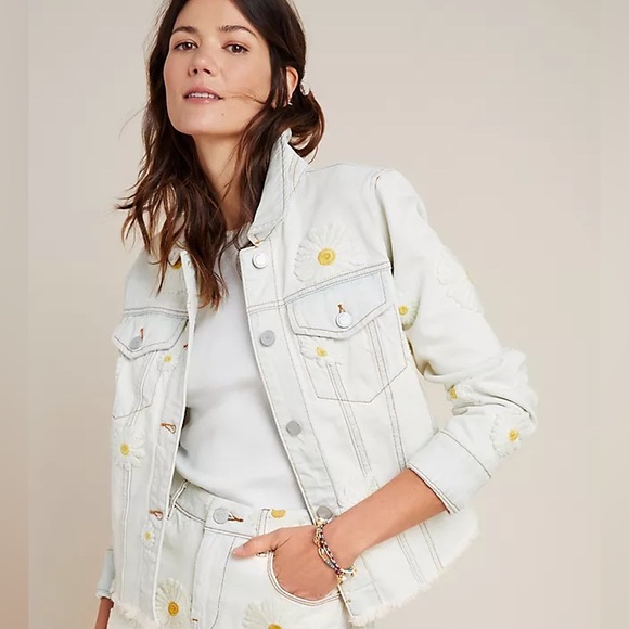 Blank NYC Jackets & Blazers - Blank NYC Daisy Embroidered Denim Jacket – Size M – Cream Floral Jacket